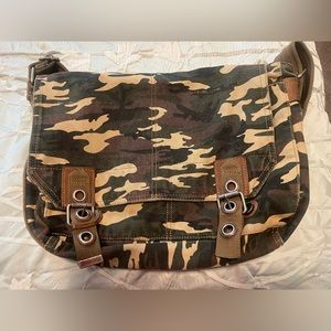 Relic Camo Messenger Bag